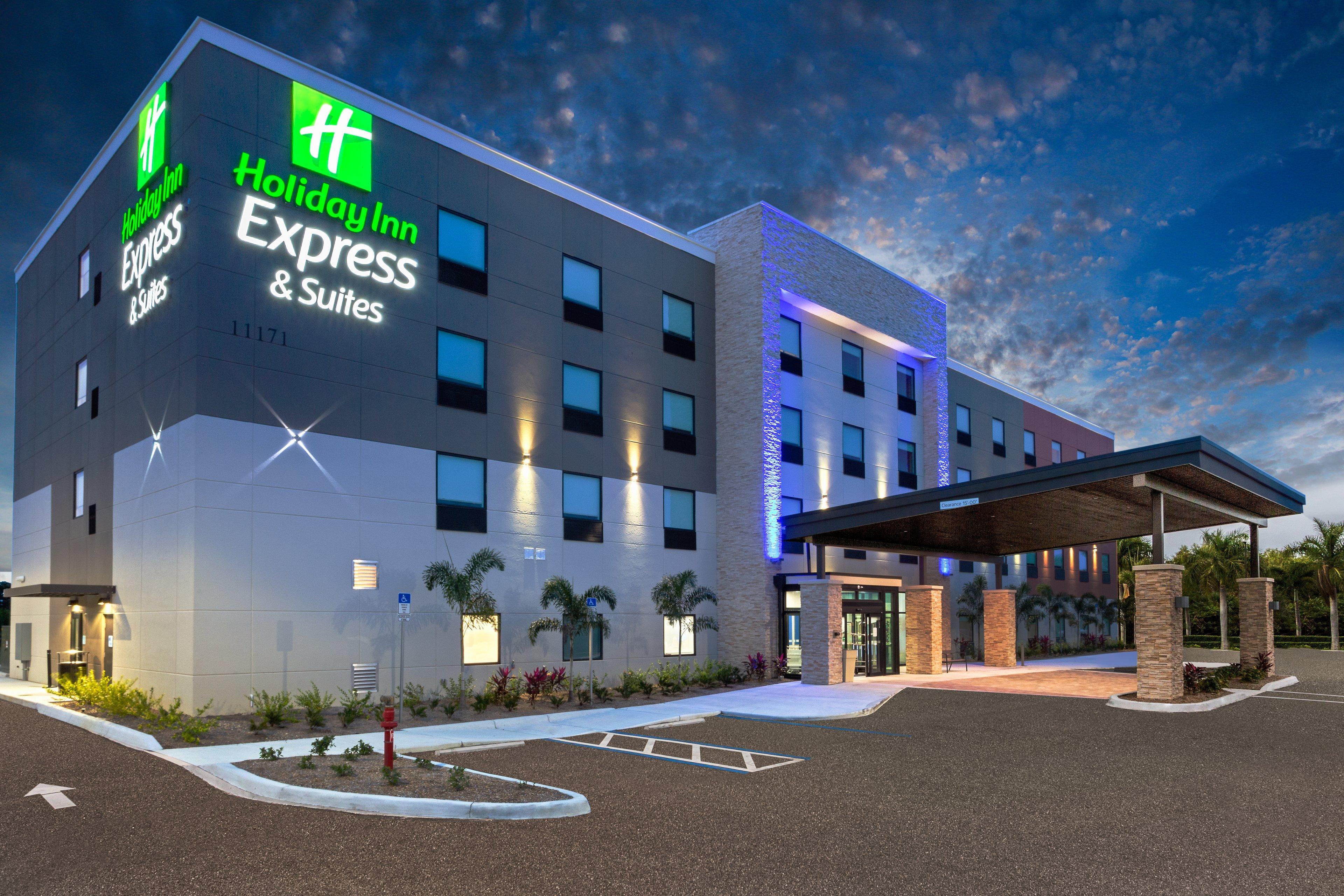 Holiday Inn Express & Suites Ft Myers Beach-Sanibel Gateway By Ihg Fort Myers Beach Exteriér fotografie