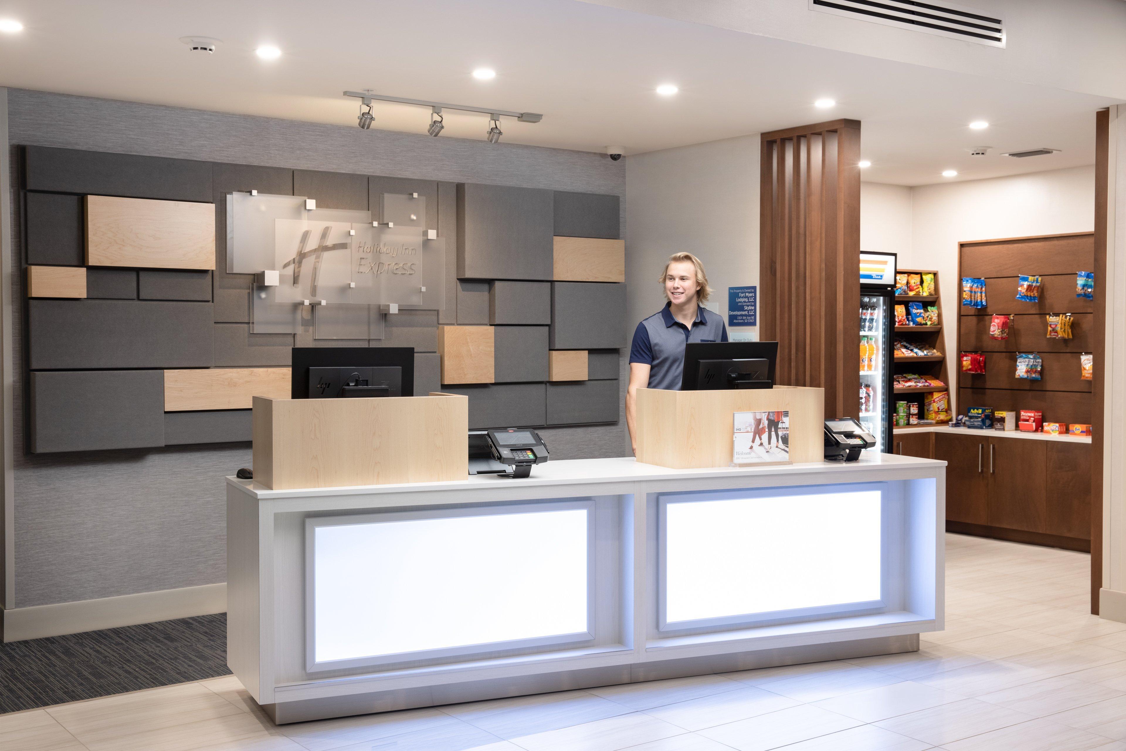 Holiday Inn Express & Suites Ft Myers Beach-Sanibel Gateway By Ihg Fort Myers Beach Exteriér fotografie